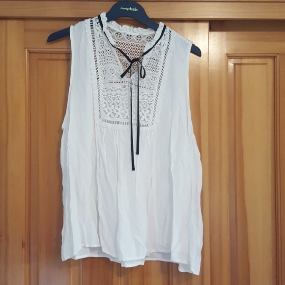 Forever 21 Tops - Forever 21 Crochet Blouse